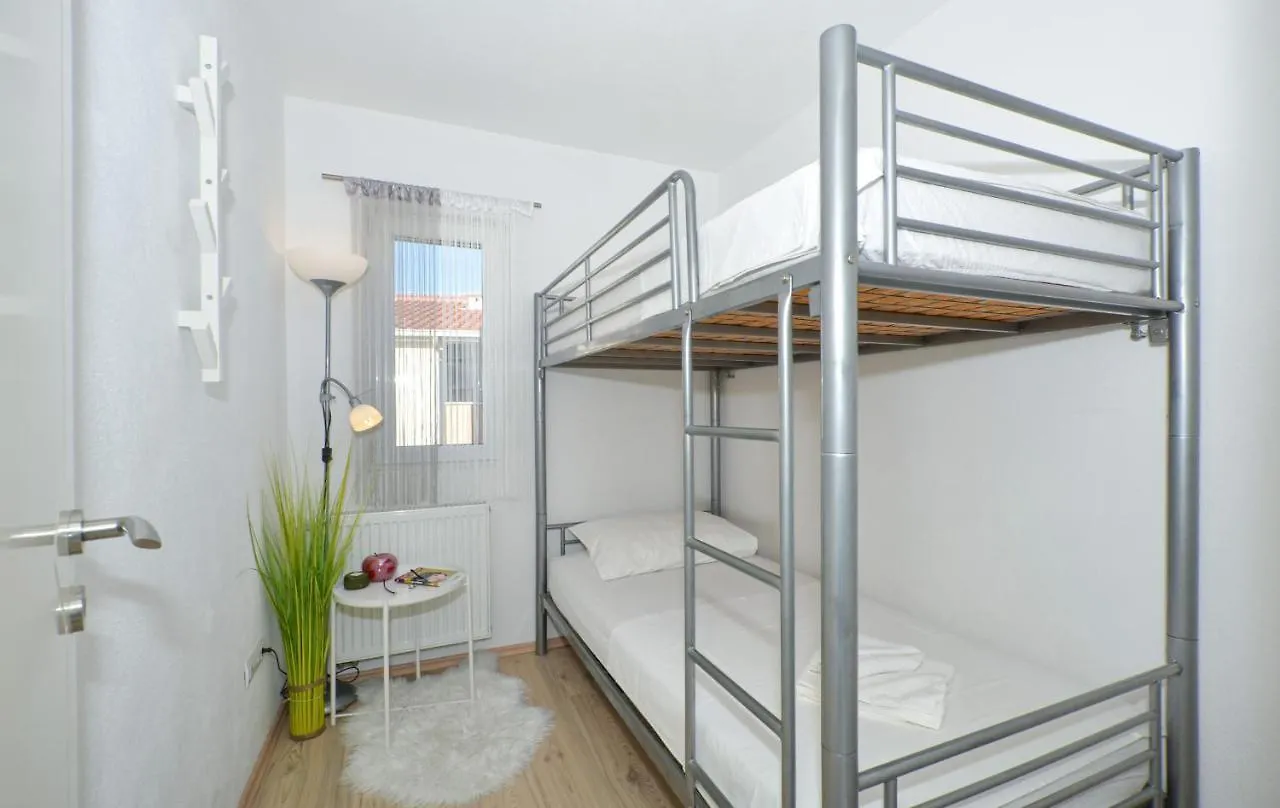 Copacabana Beach Apartments Trogir
