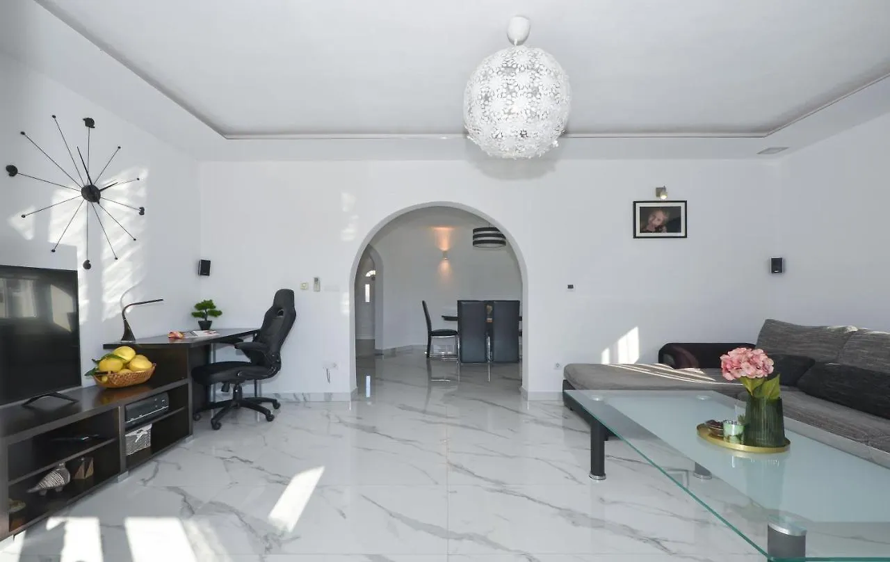 Copacabana Beach Apartments Trogir Kroatien