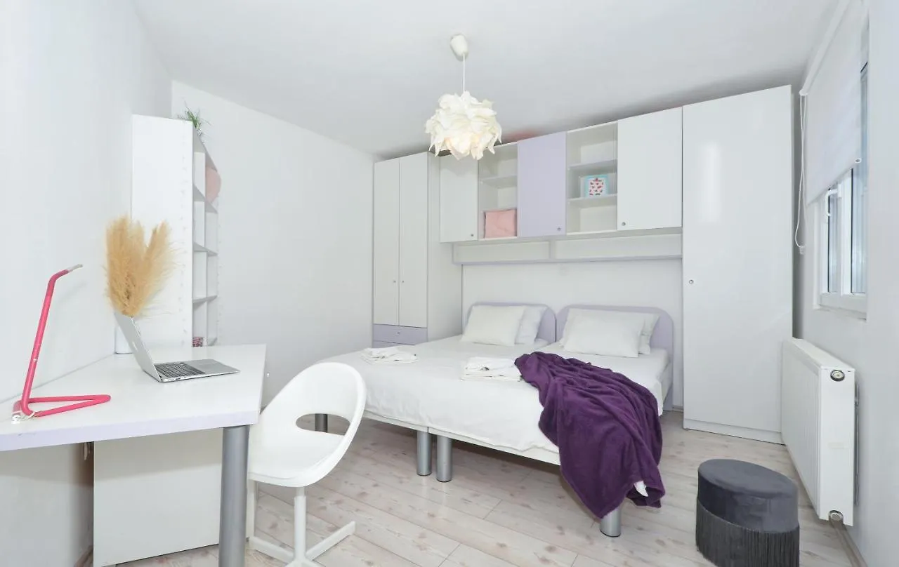 Copacabana Beach Apartments Trogir