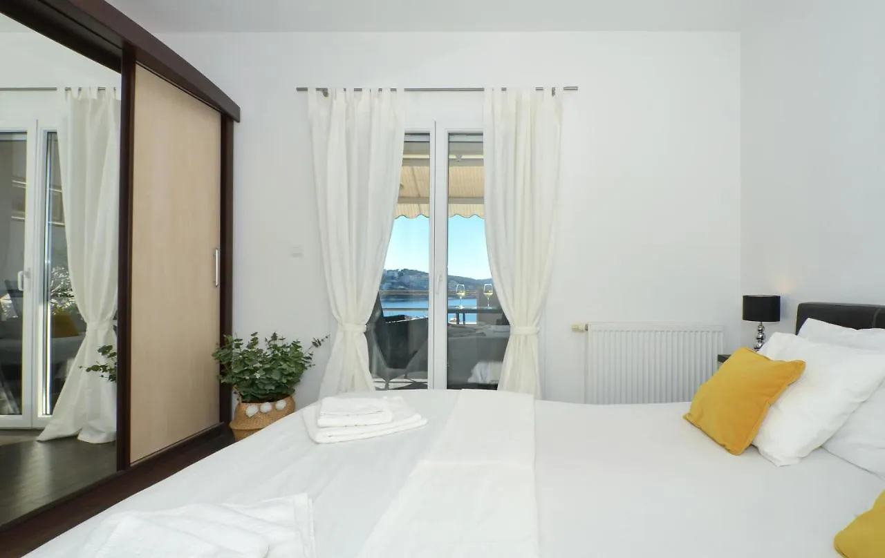 Copacabana Beach Apartments Trogir