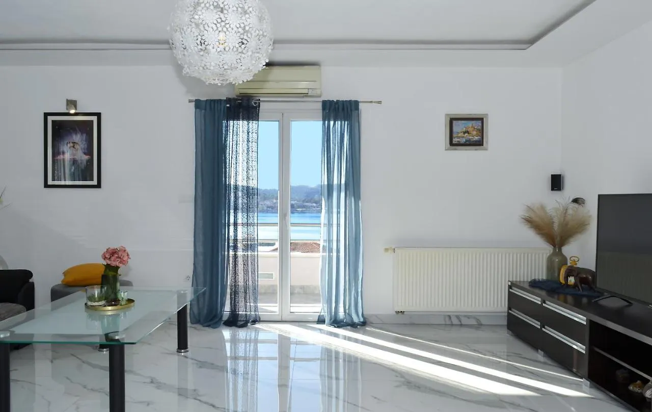 Copacabana Beach Apartments Trogir