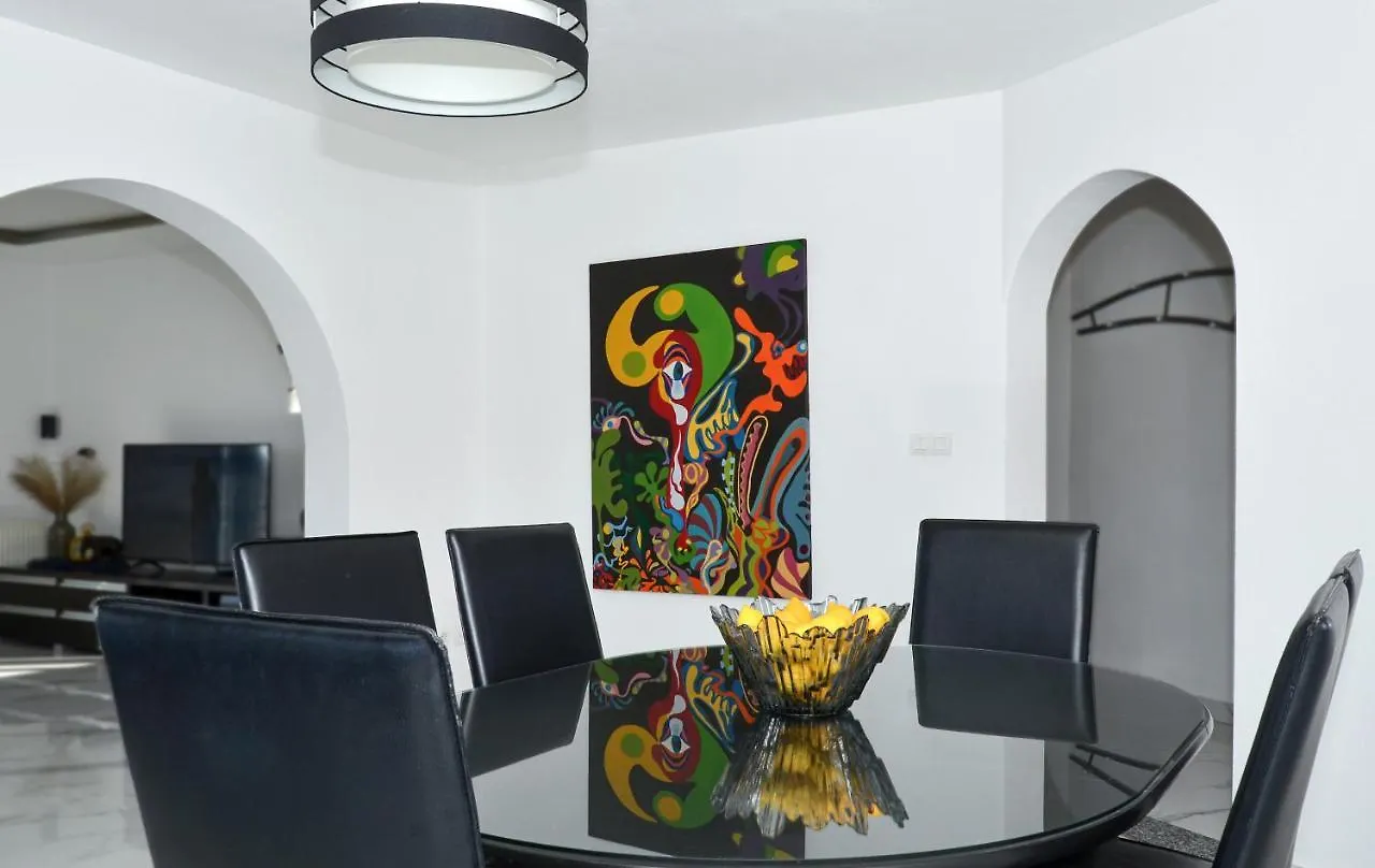 Copacabana Beach Apartments Trogir 0*,
